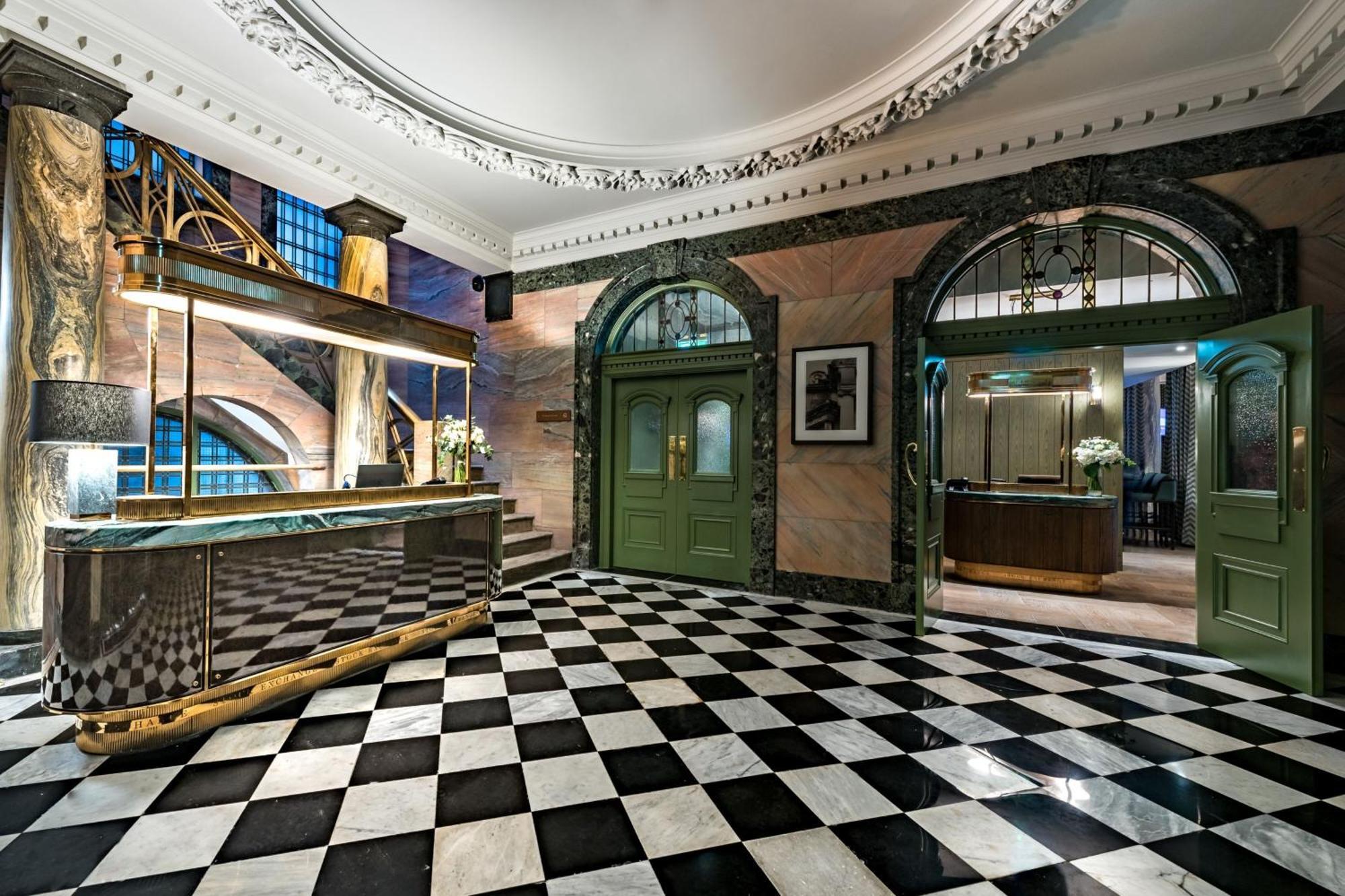 Stock Exchange Hotel, Manchester, Autograph Collection Bagian luar foto The hotel's lobby