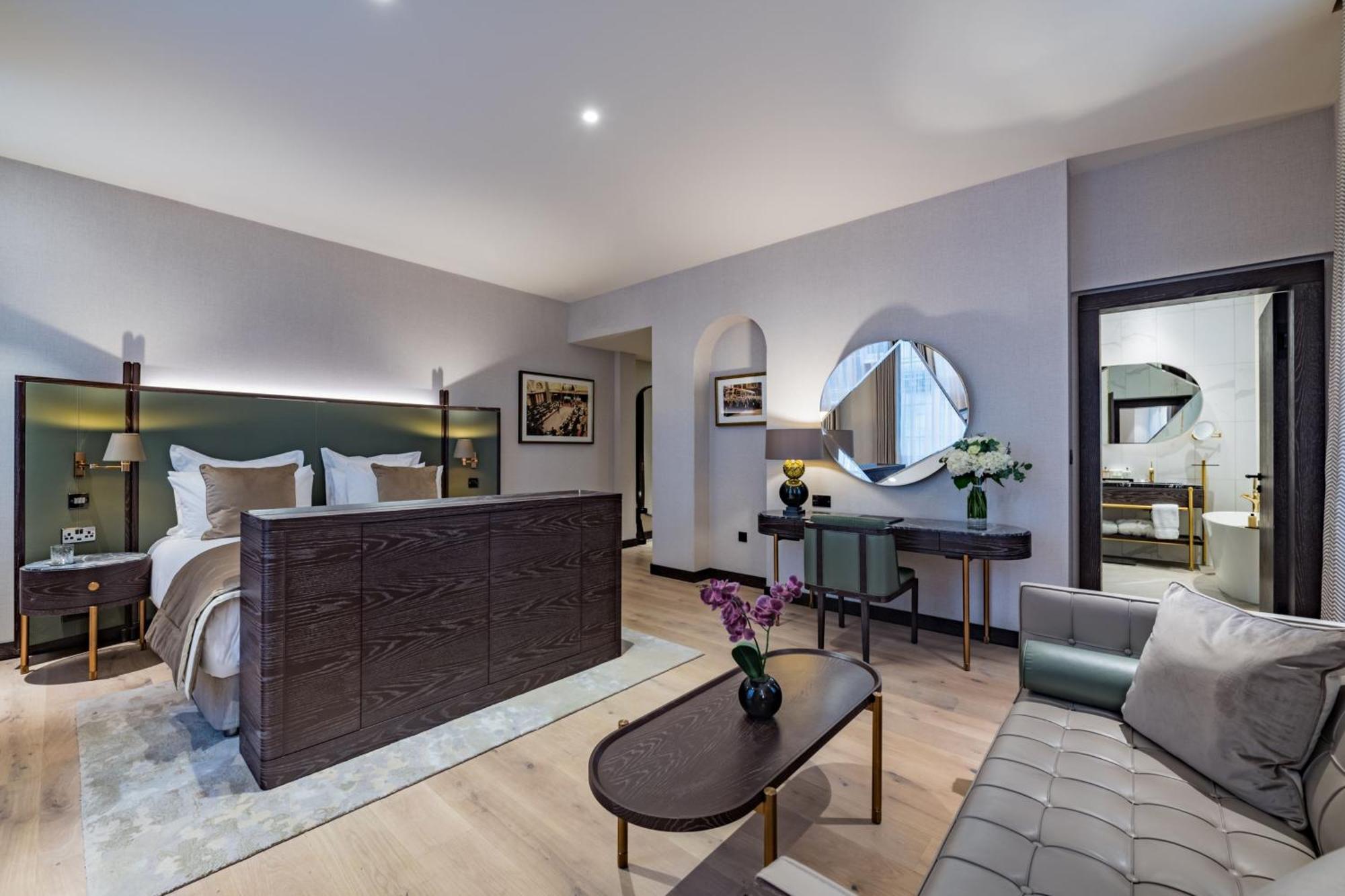 Stock Exchange Hotel, Manchester, Autograph Collection Bagian luar foto A suite at The London West End
