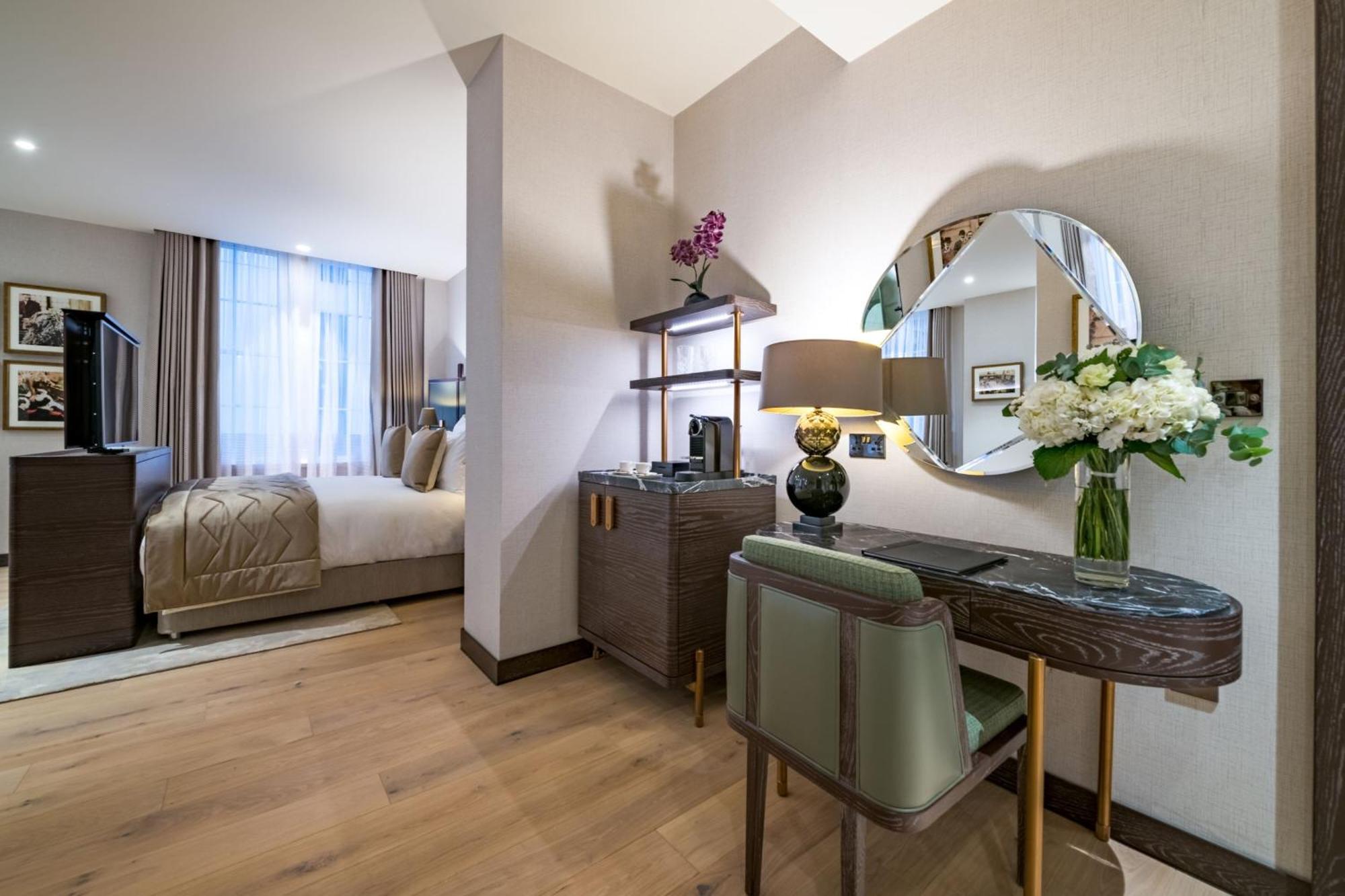 Stock Exchange Hotel, Manchester, Autograph Collection Bagian luar foto A bedroom at The Ivy Collection